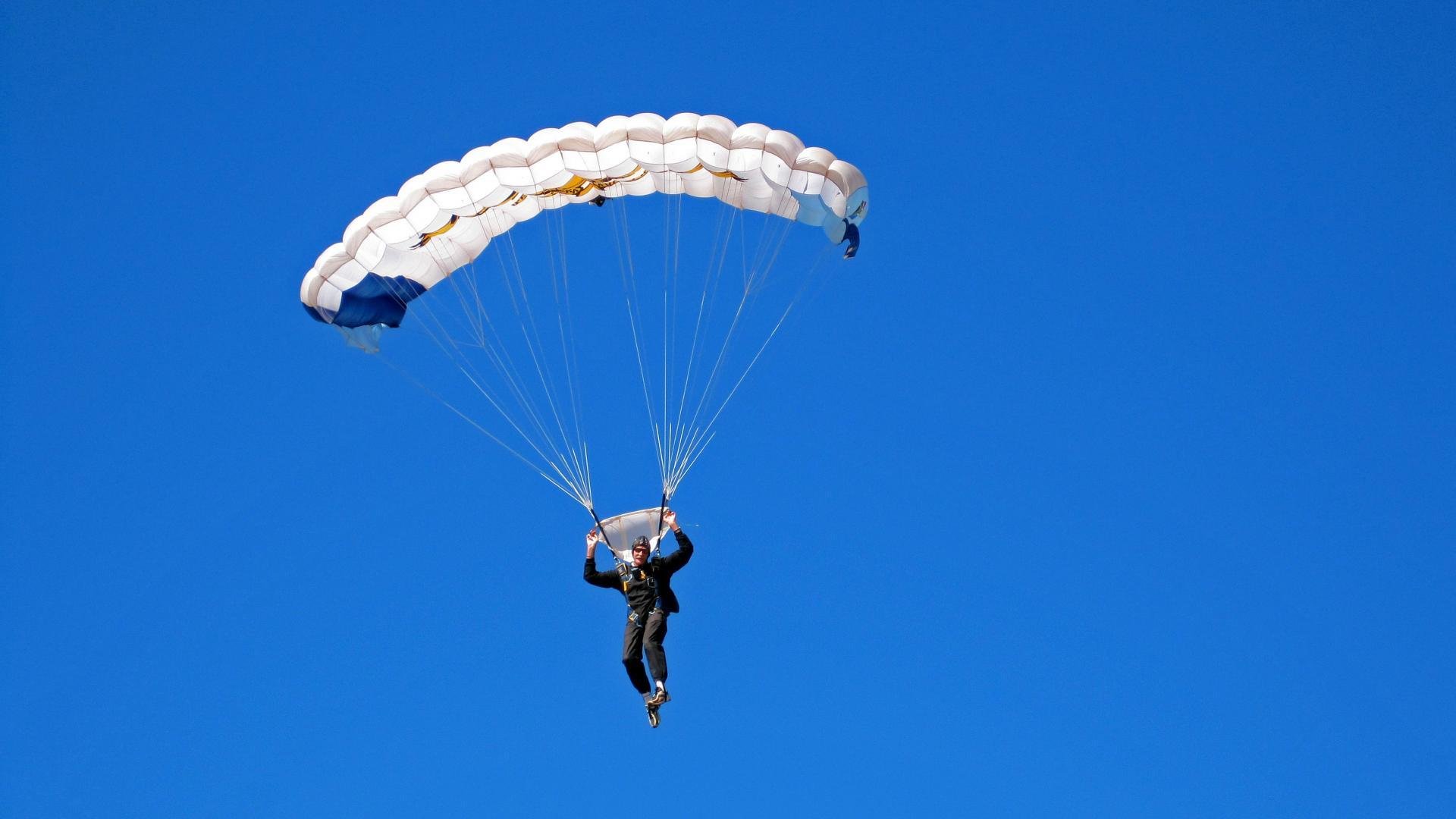 爱游戏ayx-自由搏击赛事现场气氛热烈，自由搏击比赛叫啥