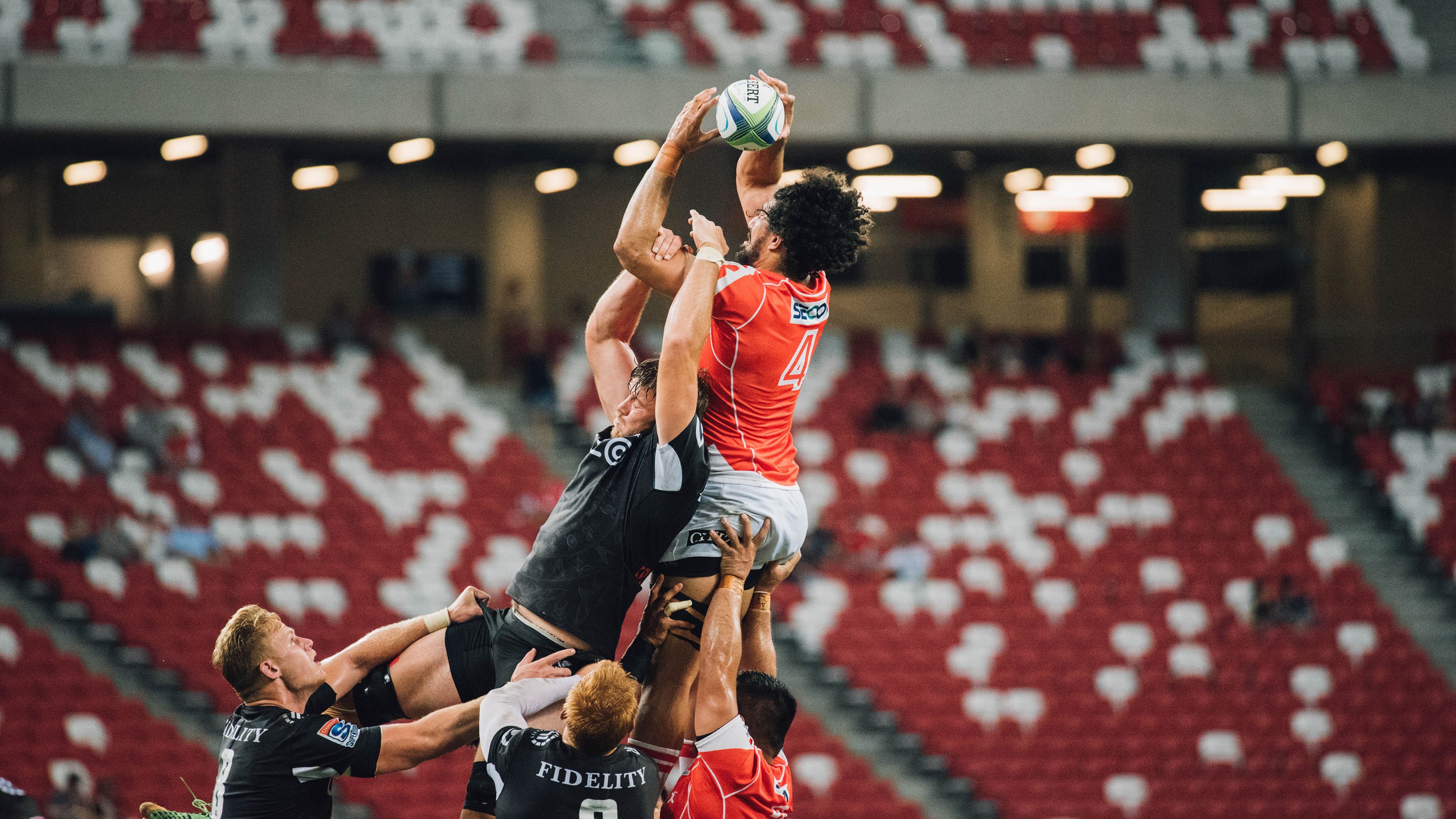 防守切断传球线路的顶级战术，传球碰到防守球员越位吗